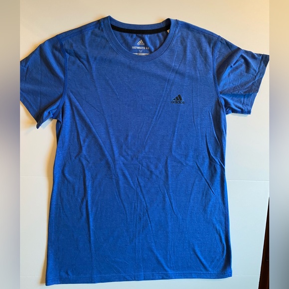 adidas Tops - Nearly New Women’s Adidas Ultimate 2.0 Semifitted Shortsleeved Tee. Size Medium